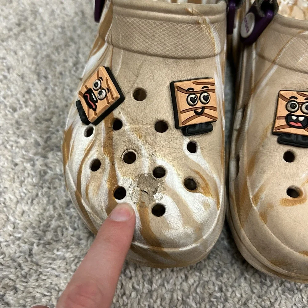Crocs‎ Limited Edition Cinnamon Toast Crunch Clogs 207925-J3 Junior Size 3 Brown